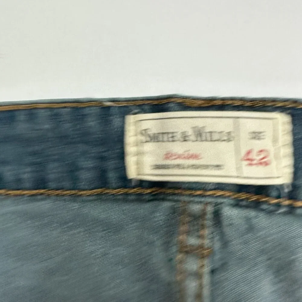 Smith & Mills Straight Leg Men's size 42x32‎ Medium Wash Blue Denim Jeans